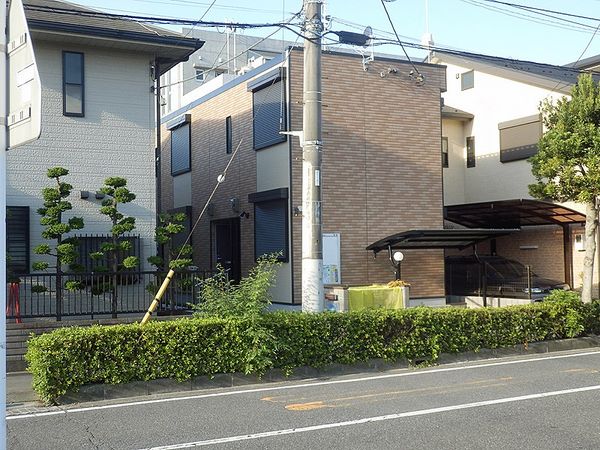 LEONEXT Reve exterior