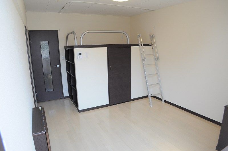 レオネクストエルフ　２号館 居間