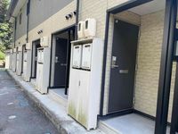 レオパレスハイドランジア 玄関