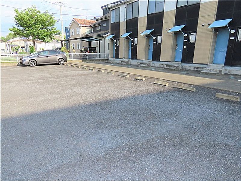 レオパレスクラージュ 駐車場