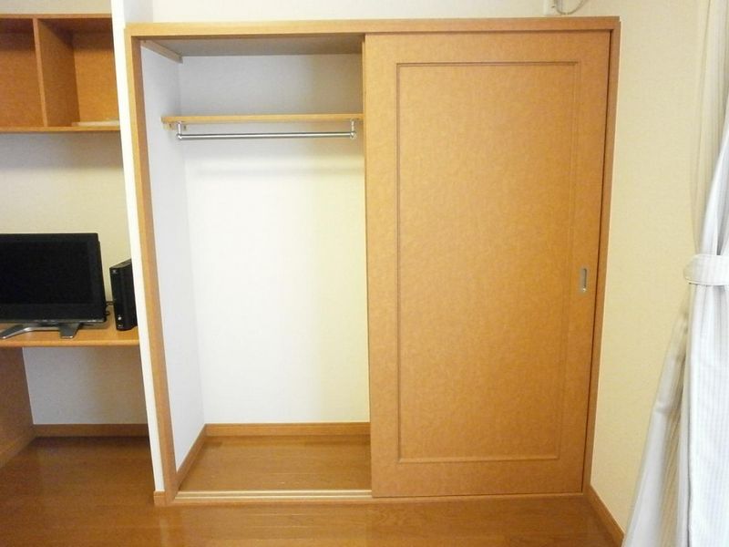 レオパレス由宇 居間