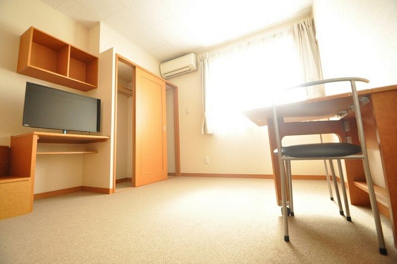 レオパレスわかば 居間