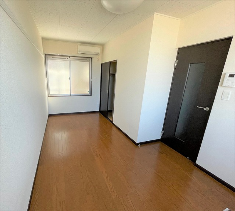 レオネクストセラン髙石Ⅲ 居間