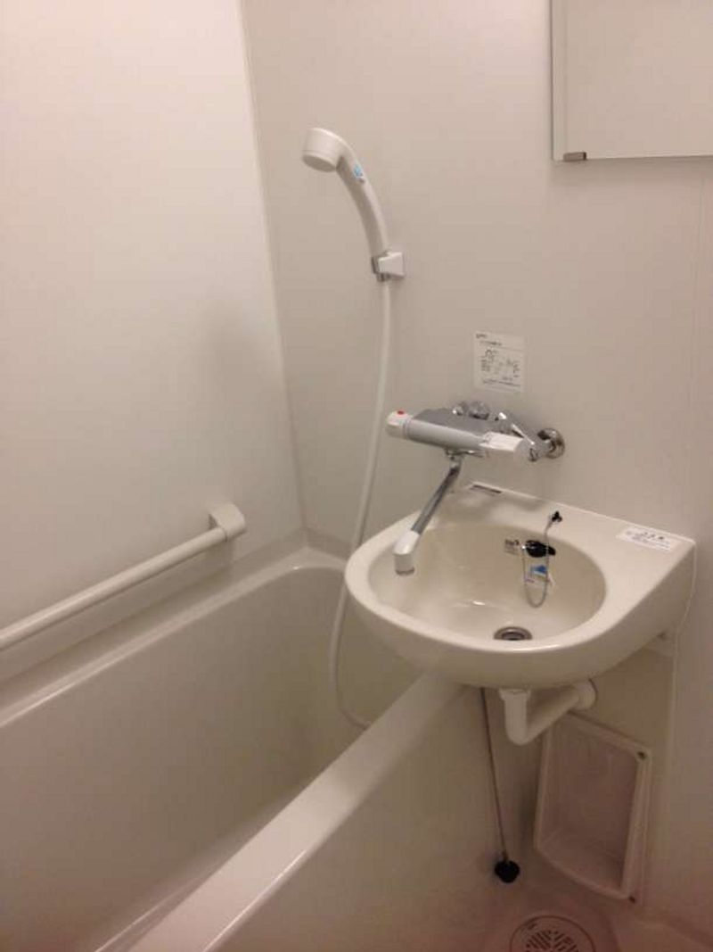 LEONEXT Utopia Bathroom