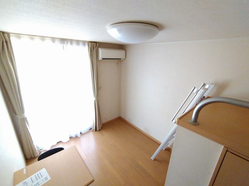 レオパレス英 居間