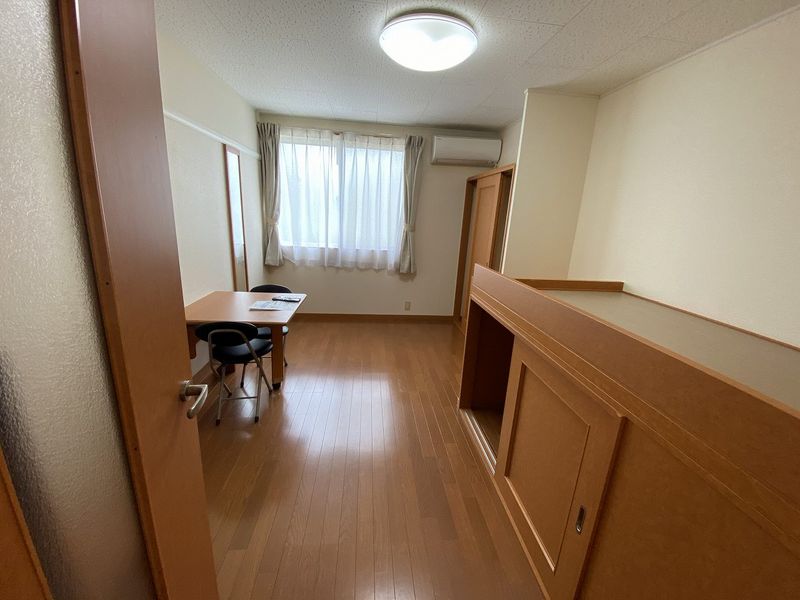 レオパレスたんぽぽ 居間