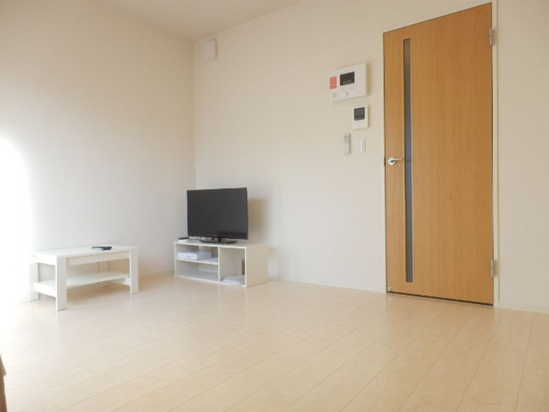 クレイノＯａｋｃｏｕｒｔ長橋Ⅱ 居間