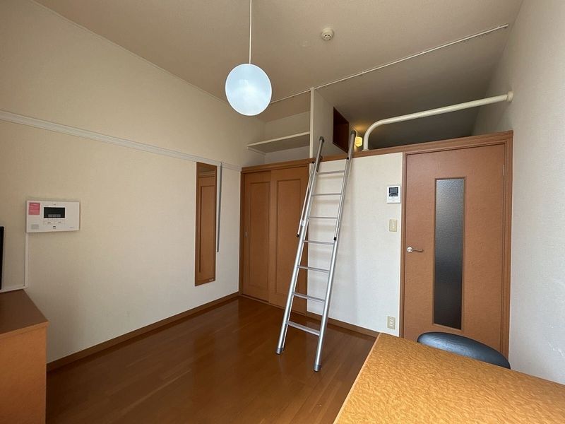 レオパレスセレブ 居間