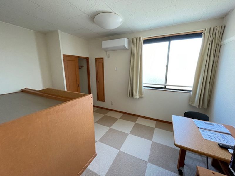 レオパレス美里 居間