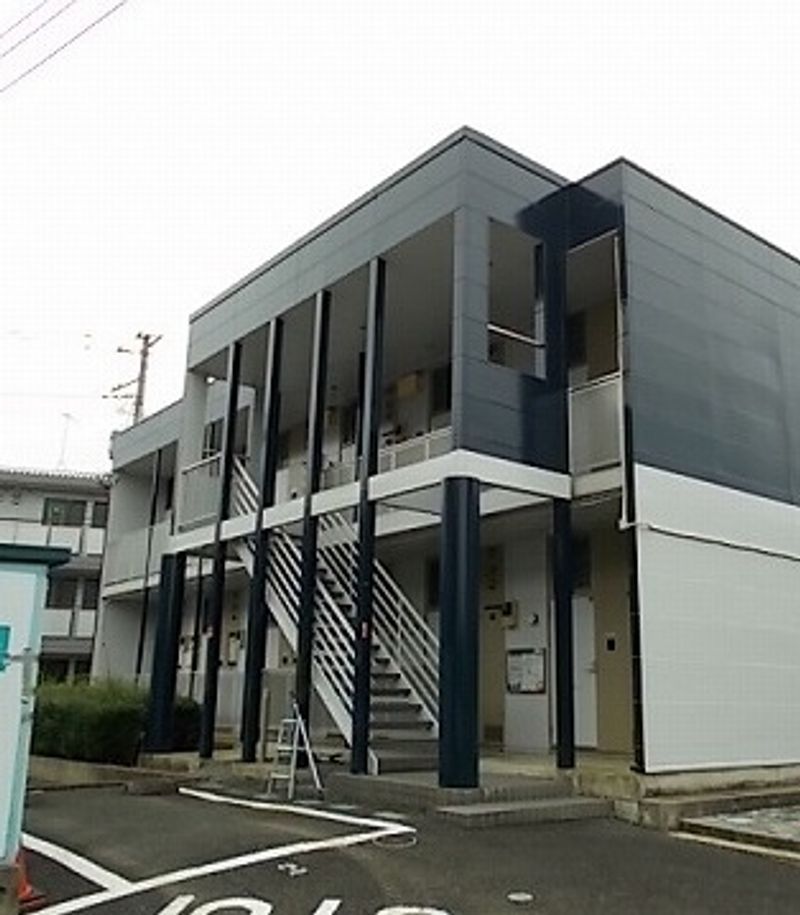 レオパレスメローネⅢ エントランス