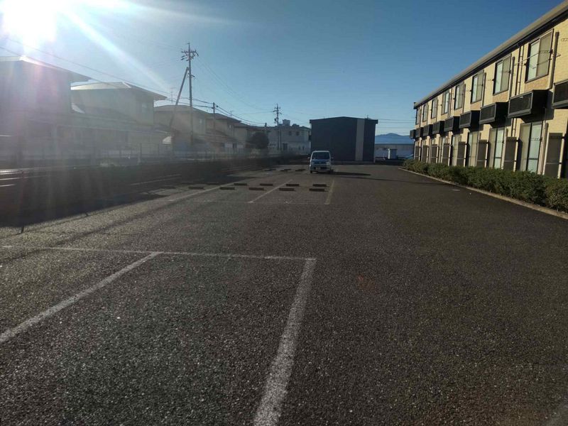 レオパレスアサヒ 駐車場