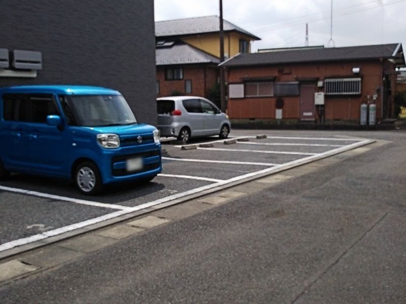 レオパレスＳＡＫＵＲＡＮＯ 駐車場
