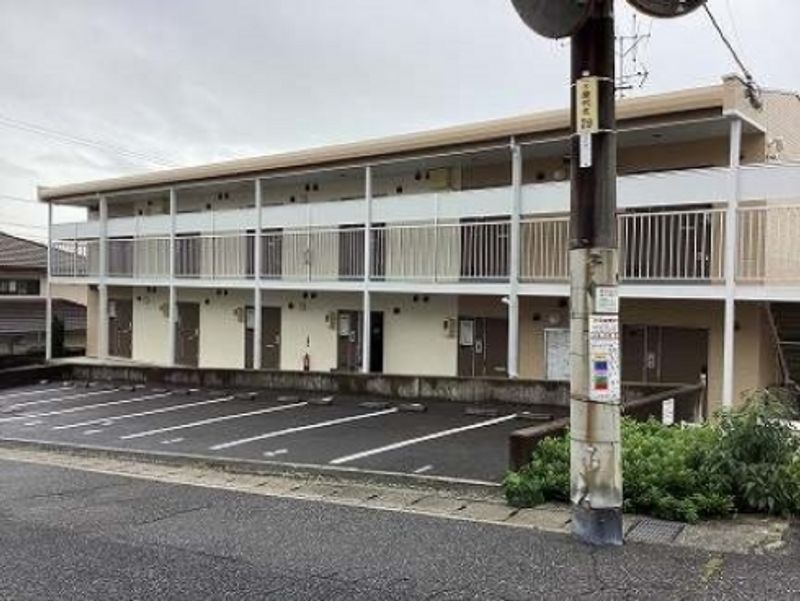 レオパレスサガタ 外観