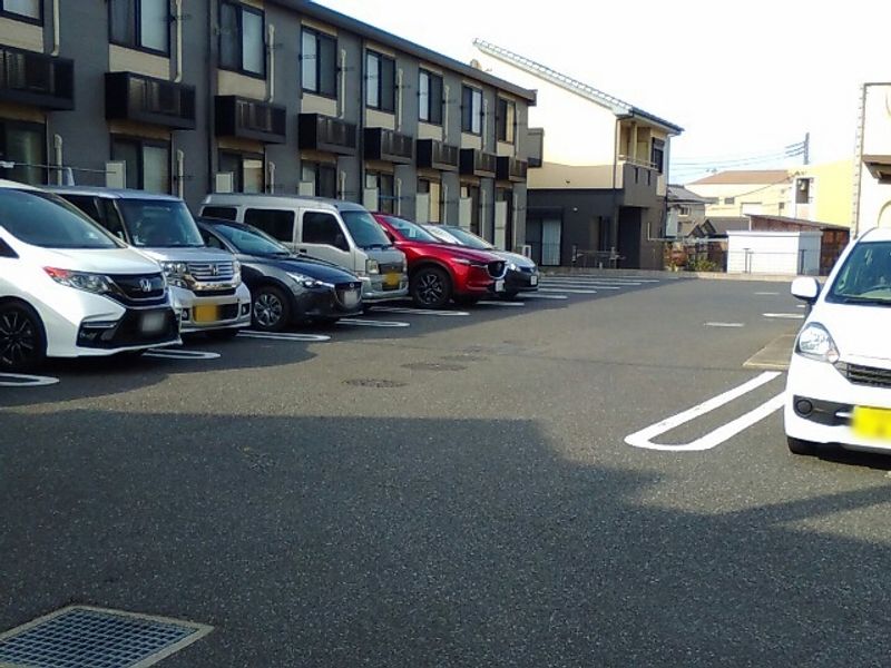 レオパレス我が家 駐車場