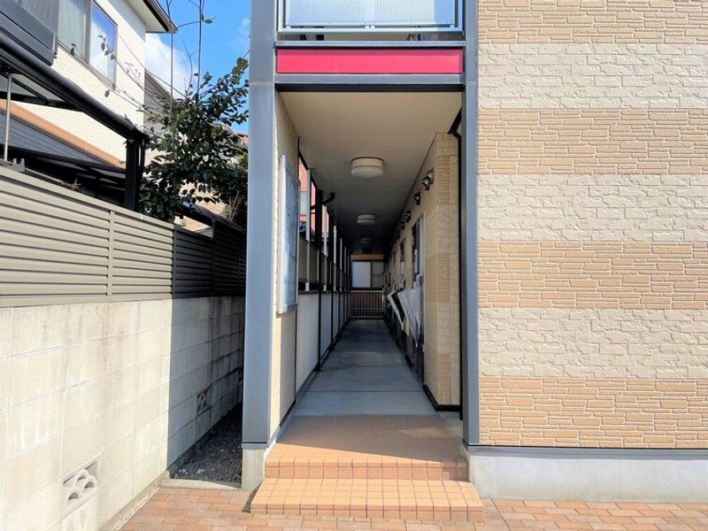 レオパレスメゾン枝松 エントランス