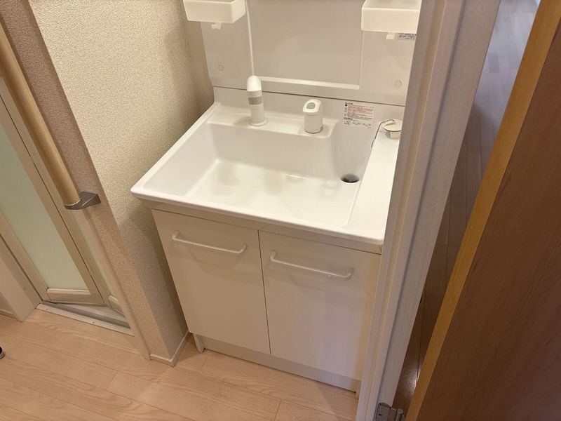 CLEINO Grand Cedar Bồn rửa mặt