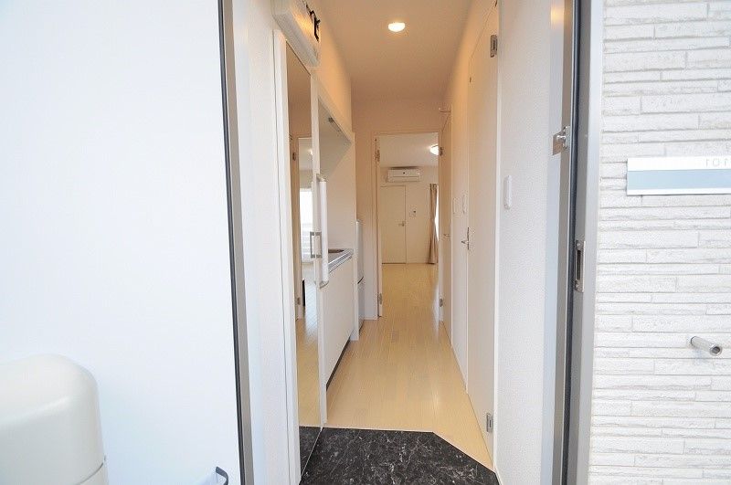 LEONEXT Corpo Kuwahara Entrance