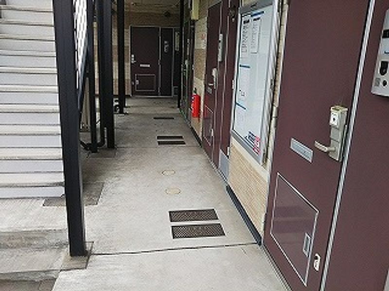 レオパレスＫＡＮＢＥ 玄関