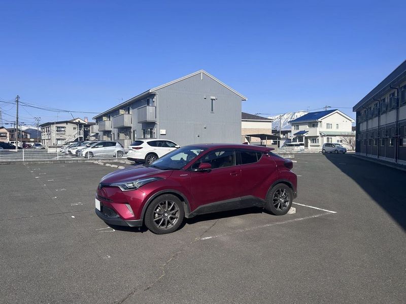 LEONEXT Shizuka Bãi đỗ xe