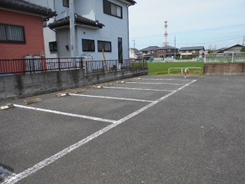 レオパレスガイア 駐車場