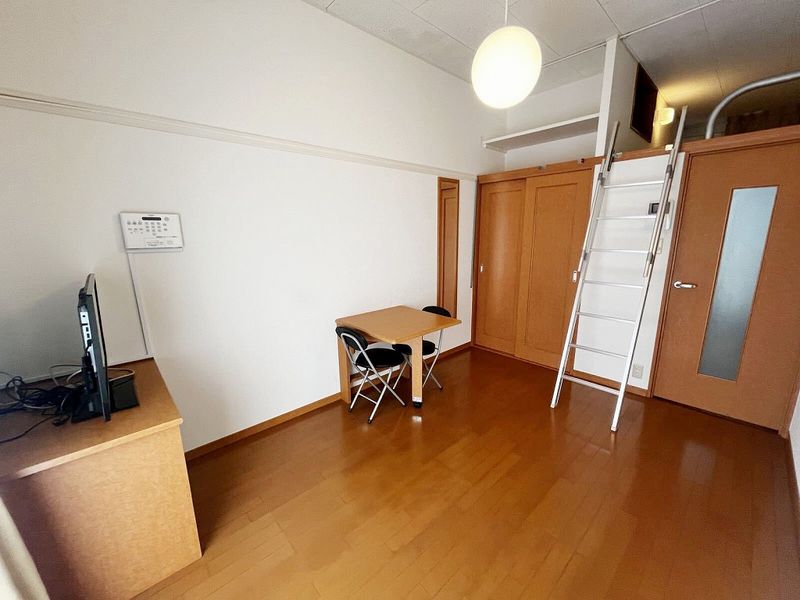レオパレスシャルム 居間