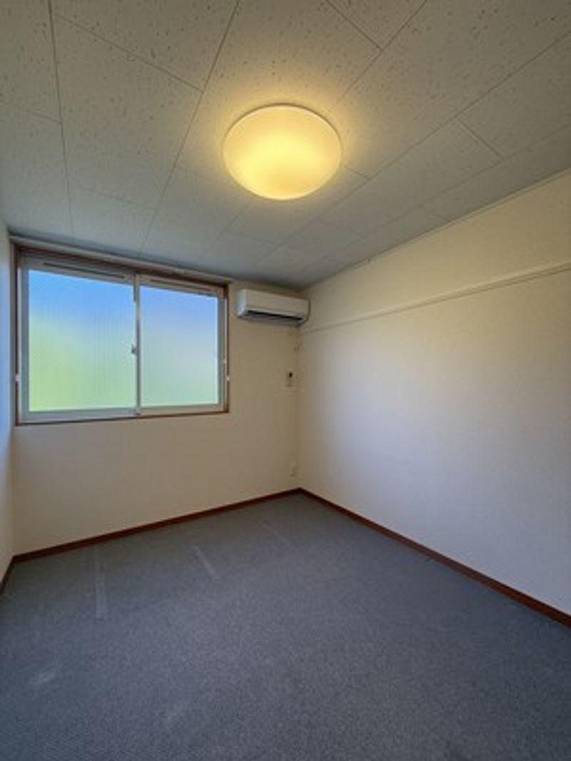 レオパレスカーツ 玄関