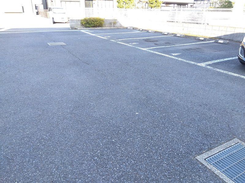 レオパレスプレステージⅡ 駐車場