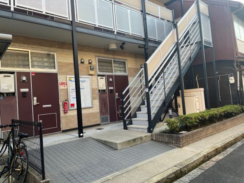 レオパレスカーサ東出 エントランス