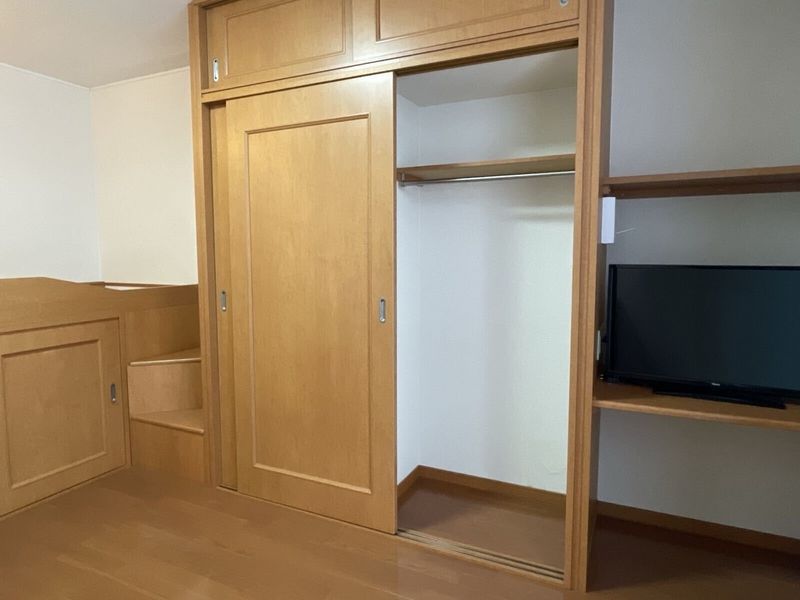 レオパレスフローリッシュ 収納