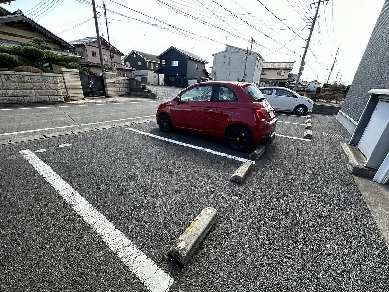 レオネクスト石橋 駐車場