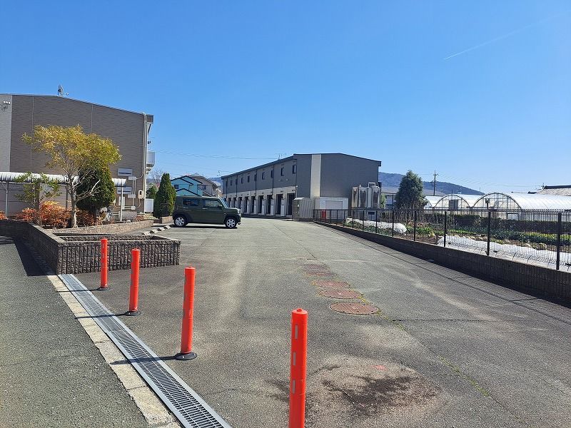 レオパレスＮＡＭＩＮＯＵＥⅠ 駐車場