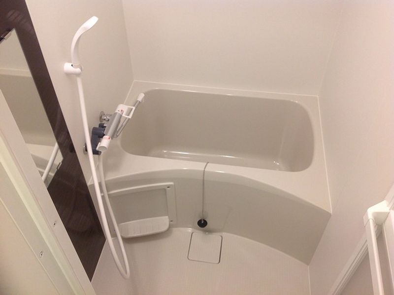 MIRANDA JIN IV 욕실