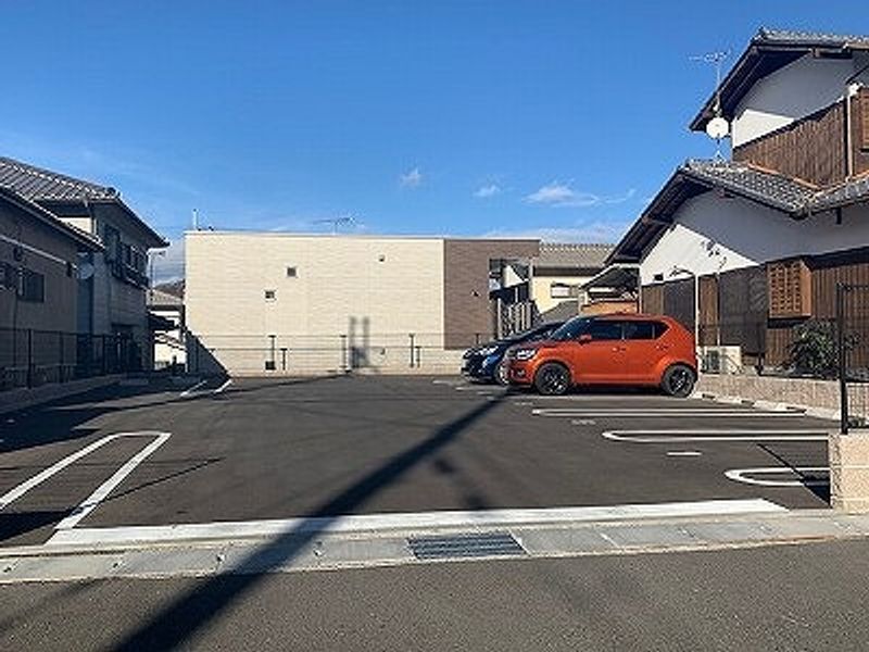 クレイノ古坂 駐車場