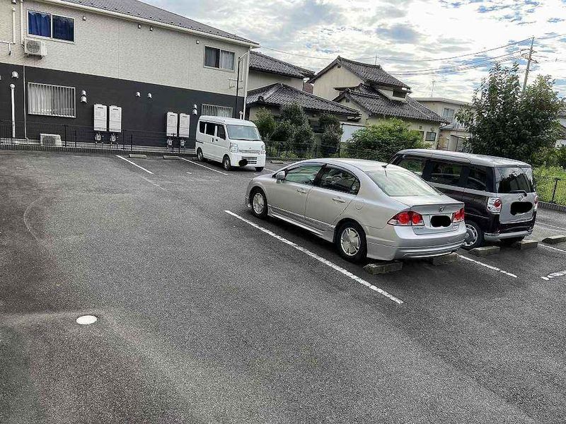 レオパレス池垣 駐車場