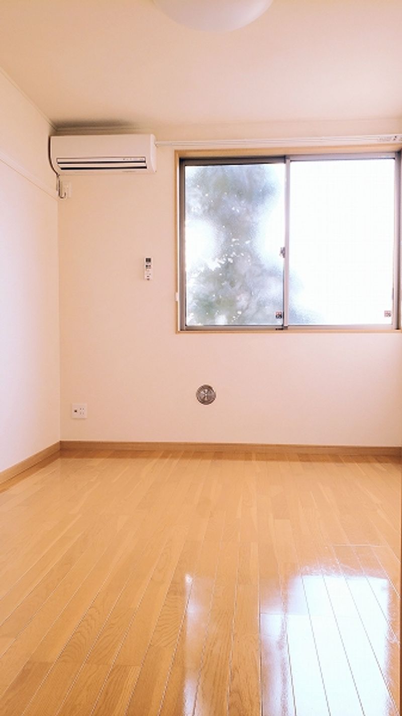 レオネクスト倉富 居間