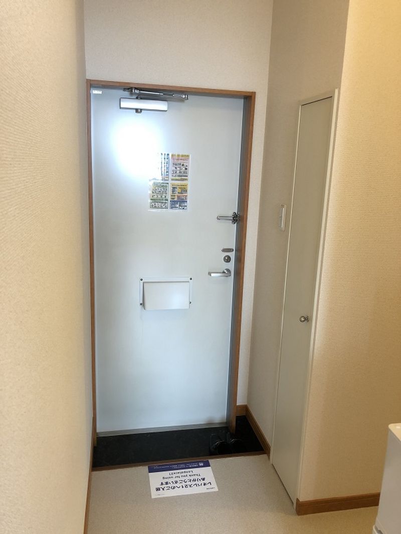 レオパレスセントポーリア 玄関