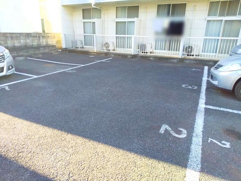 レオパレスみずほ 駐車場