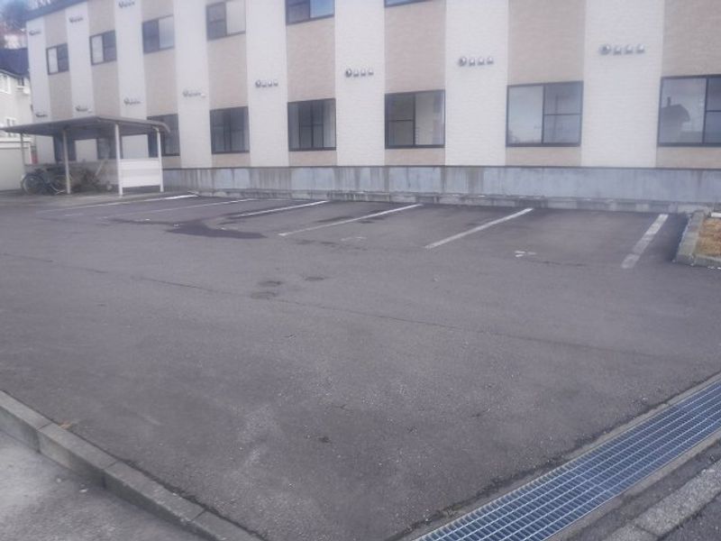 レオパレス三田Ｂ館 駐車場