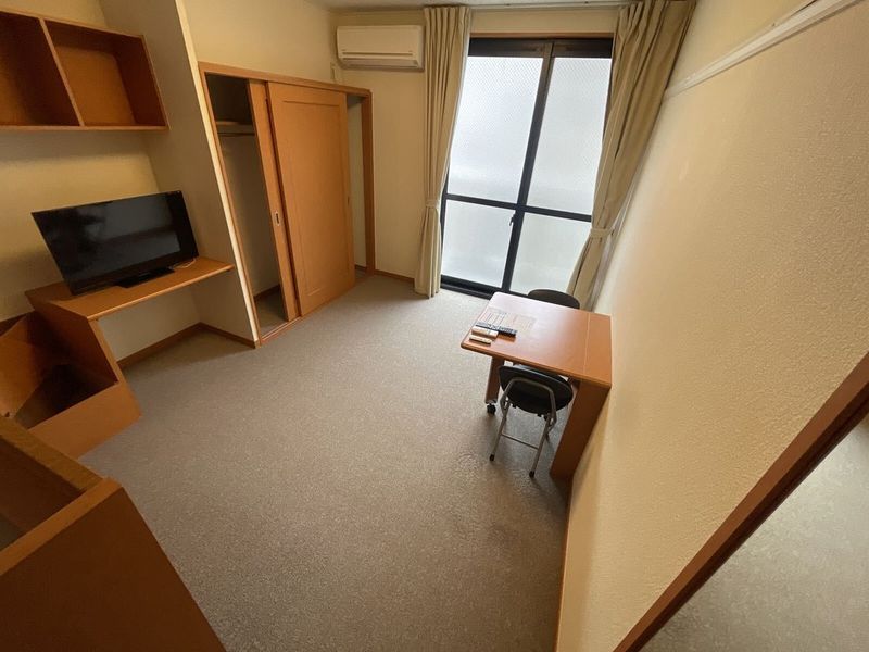 レオパレス伊島町２丁目 居間