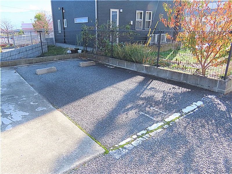 レオパレス若槻Ⅱ 駐車場