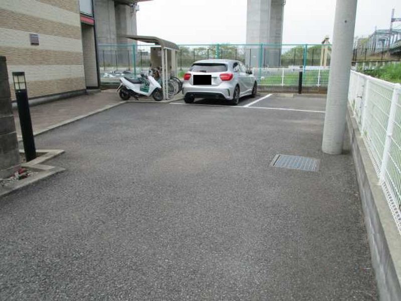 レオパレスＳＡＩＴＯ 駐車場