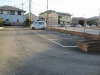 レオパレスウタガワ２ 駐車場