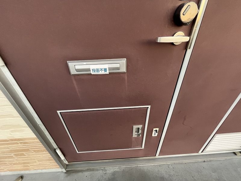 レオパレス英 玄関