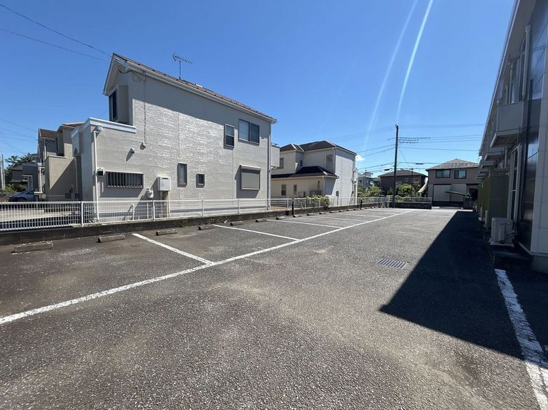 レオパレスＫＥＮ 駐車場