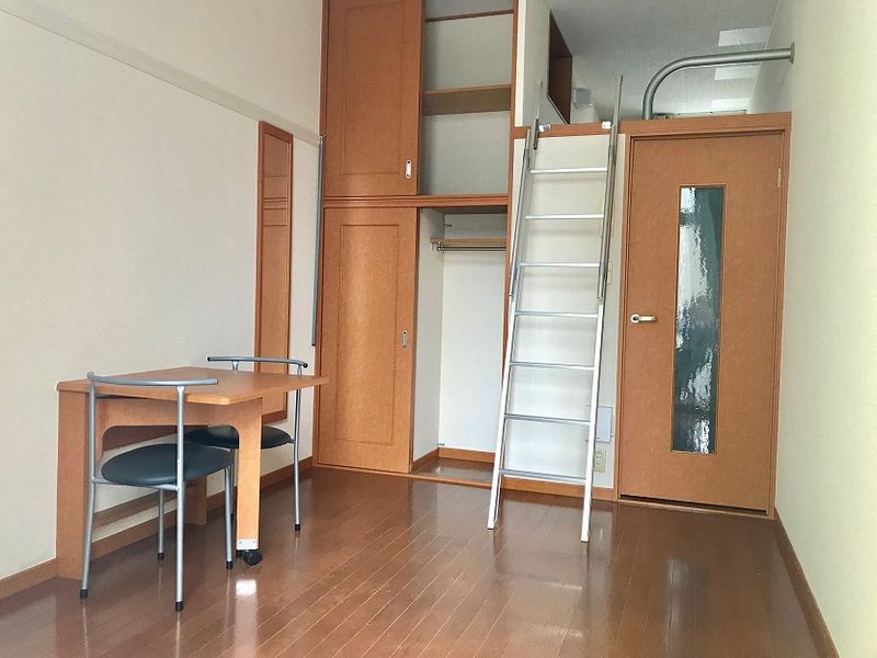 レオパレスオニオン 居間