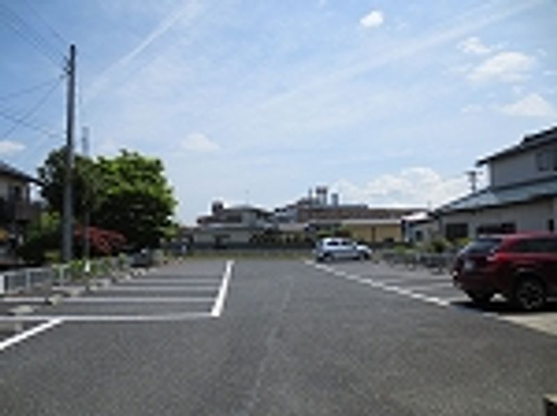レオパレスベアージュⅢ 駐車場