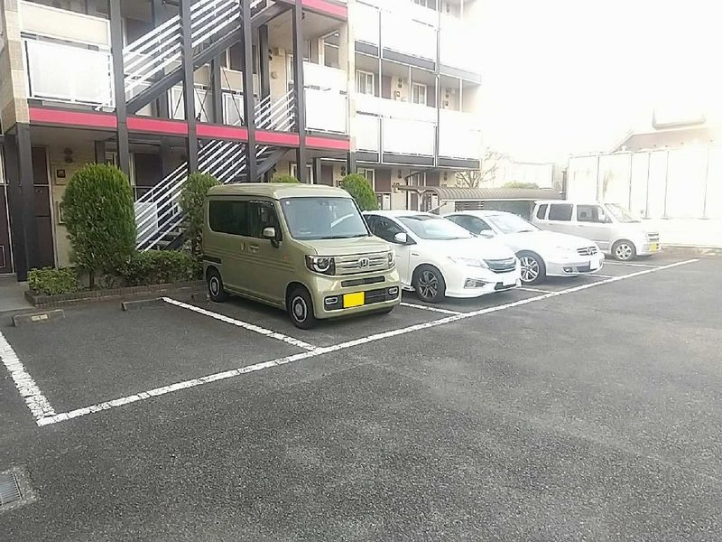 レオパレスＩＴ 駐車場