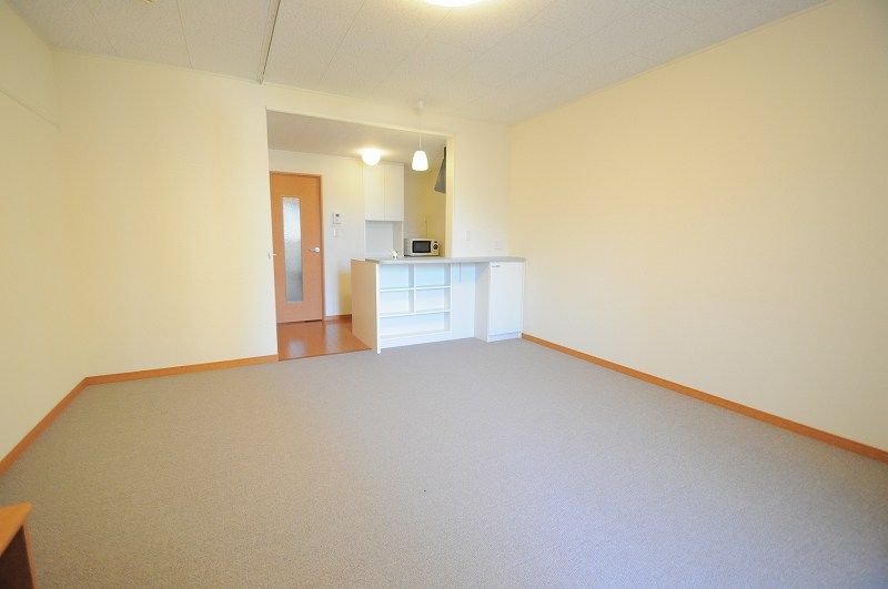 レオパレスオアシス 居間