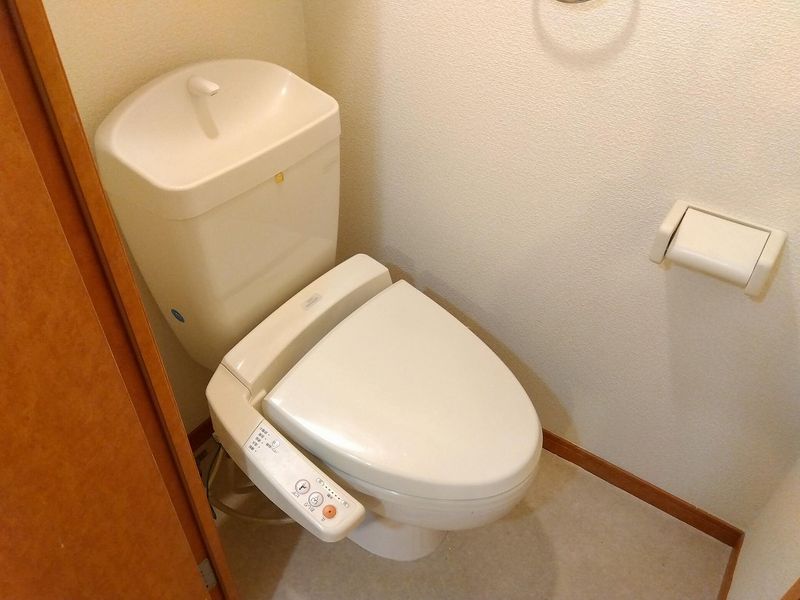 レオパレスサンクローバー トイレ