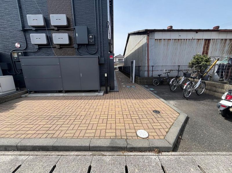 レオパレスバレーナ紅葉 エントランス